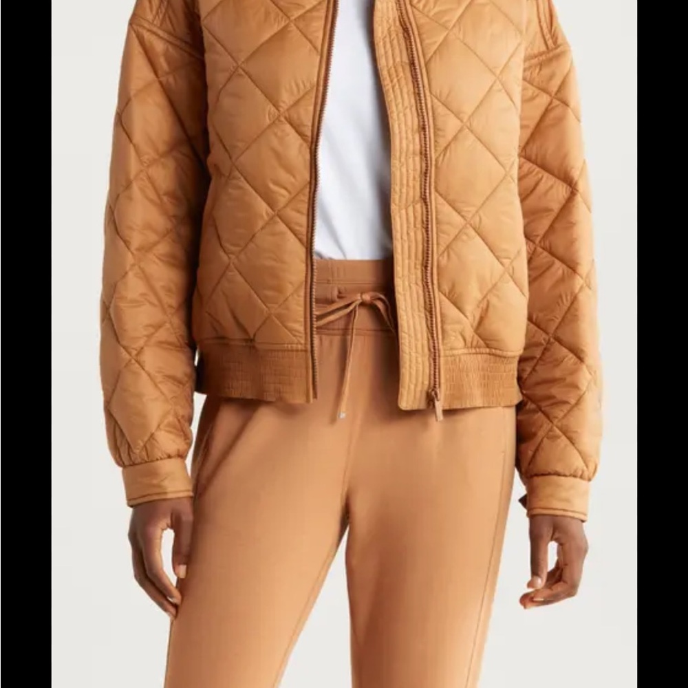Travis Matthew jacket - Picture 2 of 5